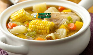 Sancocho de Gallina Khas Panama – Sup Ayam Kampung Gurih Kaya Rasa Sancocho de Gallina khas Panama, sup ayam kampung kental hijau culantro achiote sayur ubi jagung kentang, disajikan panas dengan nasi tortilla limón