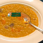 Soupe aux Pois kacang kuning ham hock wortel seledri kental panci Quebec roti gandum mustard cheddar