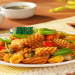 Three Cup Squid tumis cumi pedas kecap arak wijen basil Thai nasi putih piring Taiwan