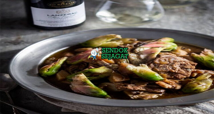 Waterblommetjie Bredie stew bunga air waterblommetjies daging domba kuah gurih pap chakalaka potbrood