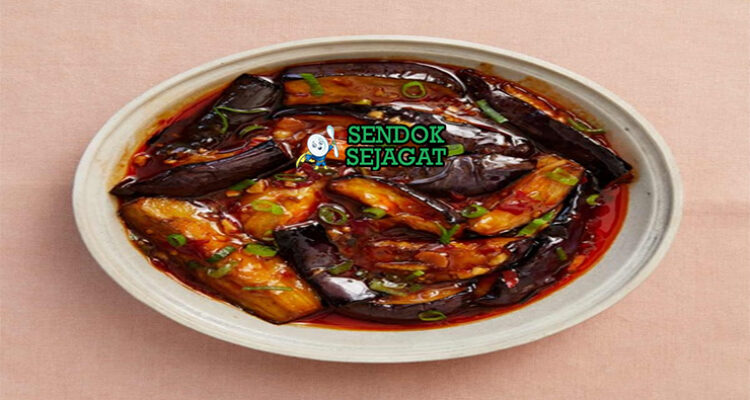 Yu Xiang Qiezi terung ungu goreng saus yu xiang merah doubanjiang jahe daun bawang nasi putih