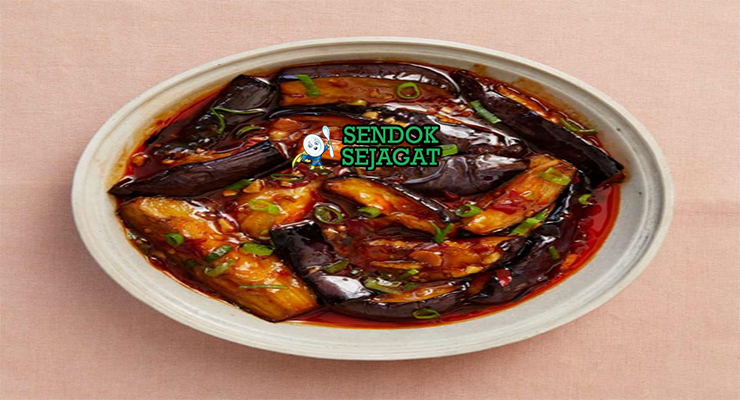 Yu Xiang Qiezi terung ungu goreng saus yu xiang merah doubanjiang jahe daun bawang nasi putih