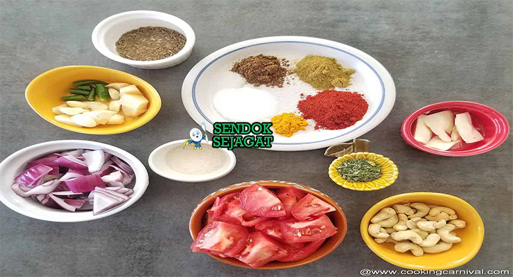 Bahan-bahan resep Malai Kofta termasuk paneer, kentang, tomat, krim, rempah garam masala, dan kacang mede siap dimasak