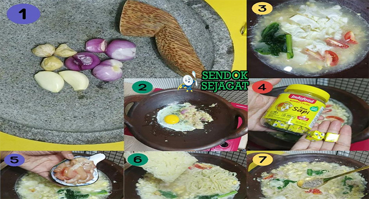 Bahan segar resep mie godog Jawa: mie kuning basah, ayam kampung potong, bawang merah, bawang putih, gula merah, kecap manis, kol iris, sawi hijau, tomat potong, daun bawang, seledri di atas meja dapur kayu cerah