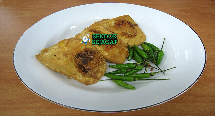 Gehu Panas Renyah dengan Isian Tauge dan Sayur Pedas