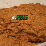 Mangkok Gorkhali Lamb khas Nepal dengan daging domba empuk berbalut saus kari kental rempah, tampak gurih pedas menggugah selera