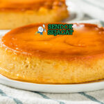 Flan de Calabaza khas Kuba berwarna kuning cerah lembut, karamel mengalir di atas, tampak manis creamy menggugah selera