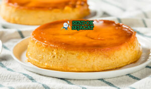 Flan de Calabaza khas Kuba berwarna kuning cerah lembut, karamel mengalir di atas, tampak manis creamy menggugah selera