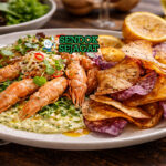 Yabbies with Yam Crisps khas Australia dengan lobster air tawar juicy, keripik yam renyah, rocket segar, tampak gurih menggugah selera